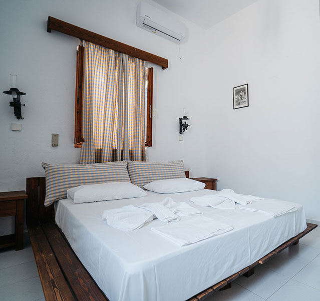 Δωμάτιο με διπλό κρεβάτι