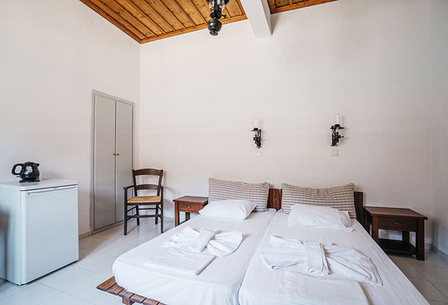 Δωμάτιο με μονά κρεβάτια