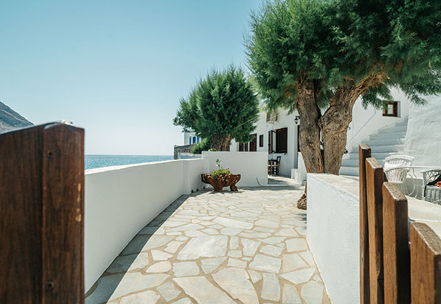 Δωμάτια seaside στη Σίφνο δίπλα στη θάλασσα