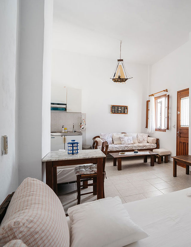 Διαμέρισμα με μικρό καθιστικό