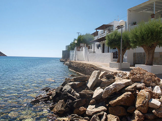 Το Seaside accommodation στις Καμάρες Σίφνου